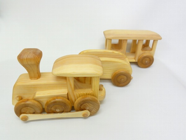 2歳からの木のおもちゃ】デブレスカ社（DEBRESK) 北欧の汽車